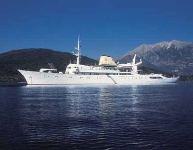 Christina O yacht charter